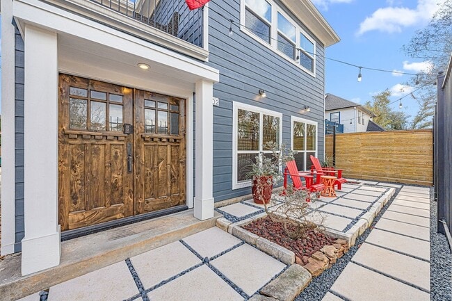 Photo - 202 E 7th St