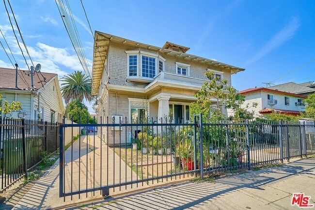 Photo - 1347 Valencia St