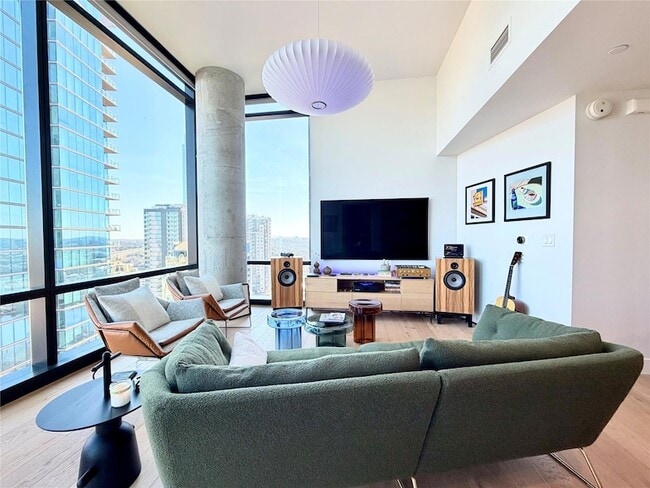 Photo - 70 Rainey St Unit 2203