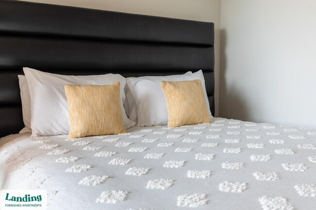 Photo - 4611 N Broadway Unit 213