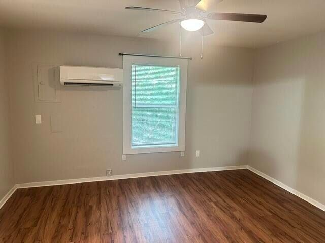 Photo - 257 SE Bell St