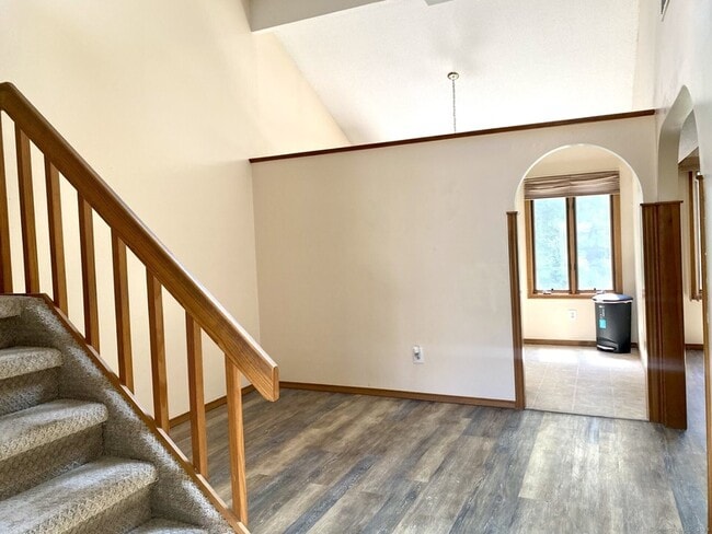 Photo - 101 Copper Beech Dr