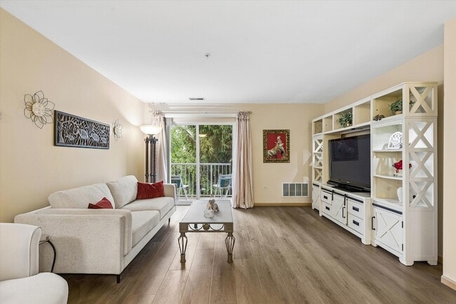 Photo - 605 Barrington Ave Unit 332
