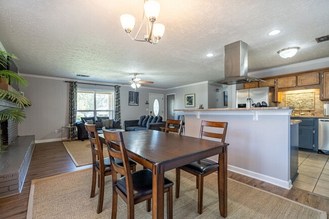 Photo - 4375 Park St Unit ID1234807P