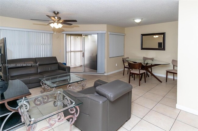 Photo - 2220 SE 27th Dr Unit 205B