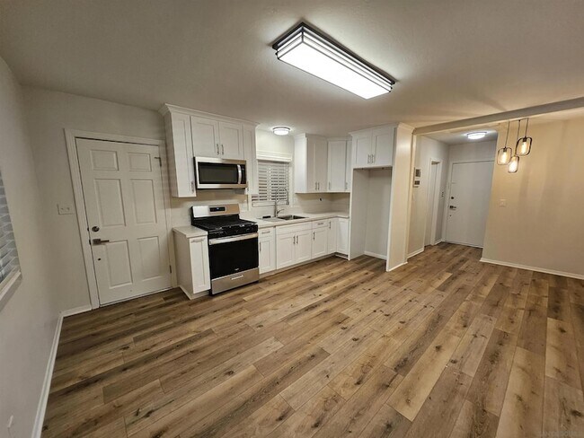 Photo - 520 Glover Ave Unit B
