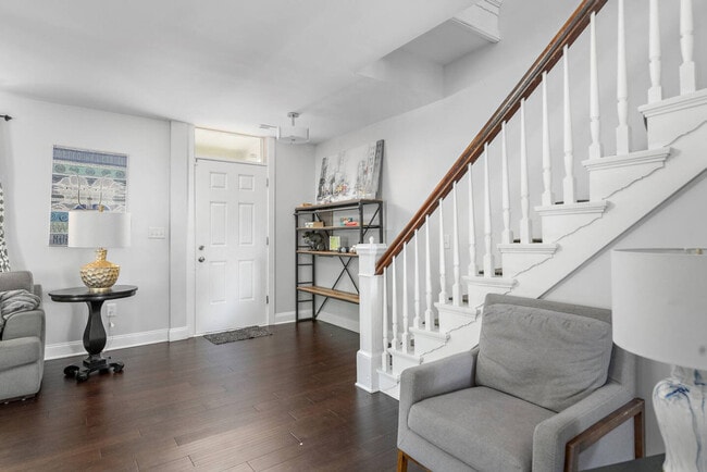 Photo - 107 E Clifton Ave Unit ID1234538P