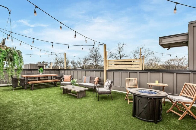 Photo - 738 Douglas Ave Unit ID1051742P