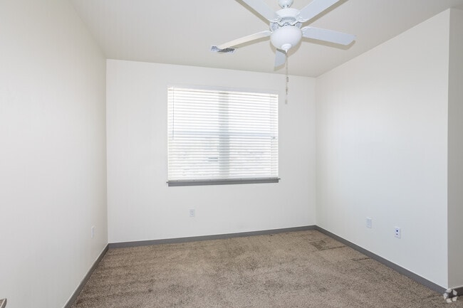 B2 - Secondary Bedroom - Polaris