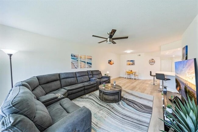 Photo - 6914 Satinleaf Rd N