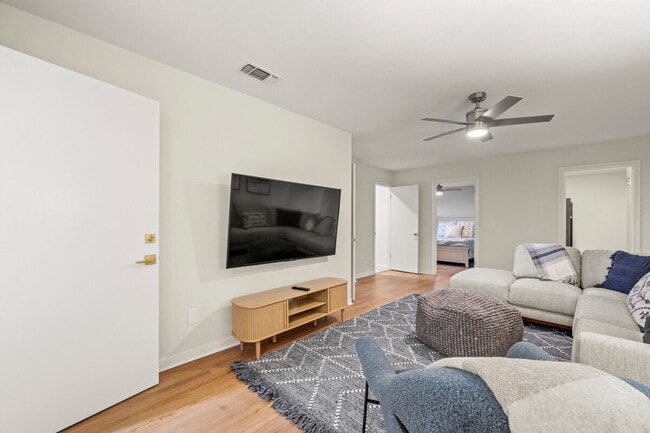 Photo - 515 Golden Eagle Loop Unit SI ID1521916P