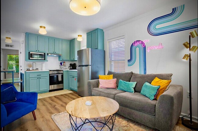 Photo - 1911 Government St Unit SI ID1473628P