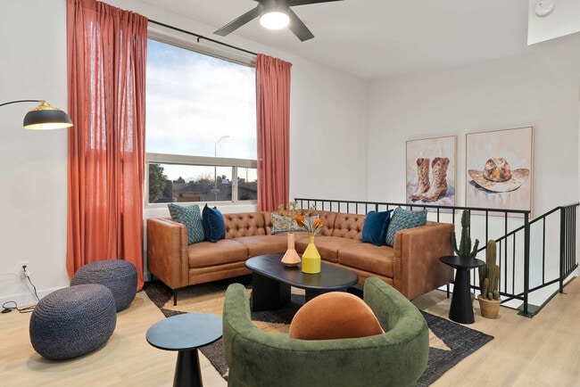 Building Photo - 4530 W Paradise Dr Unit SI ID1496924P