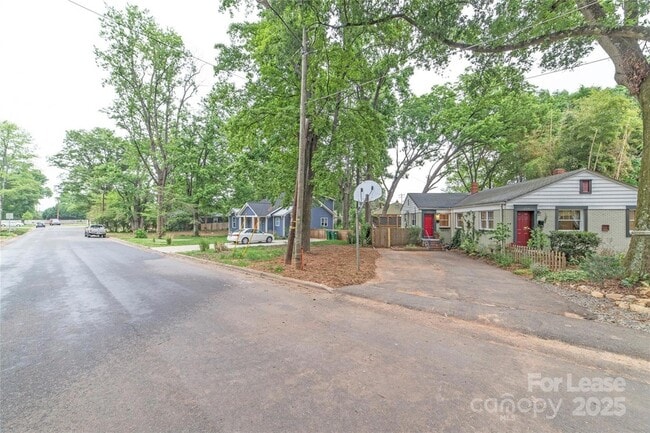 Photo - 2730 Holt St