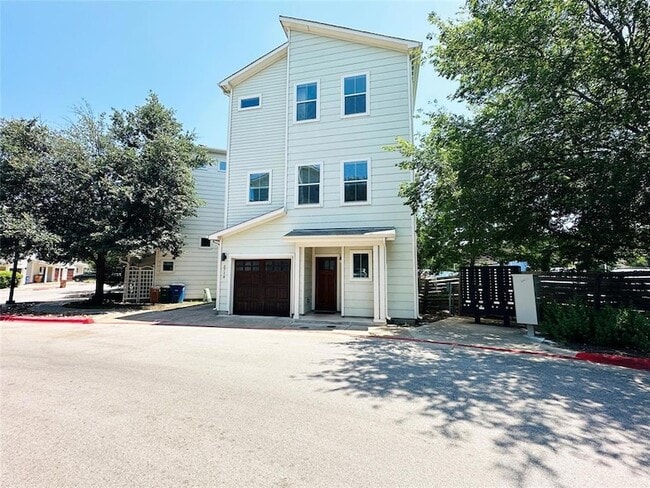 Building Photo - 2716 Halcyon Dr Unit 38