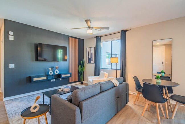 Building Photo - 777 E Stella Ln Unit ID1263067P