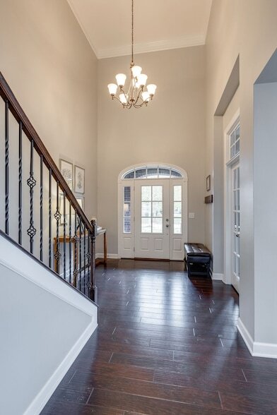 Photo - 101 Mealer St