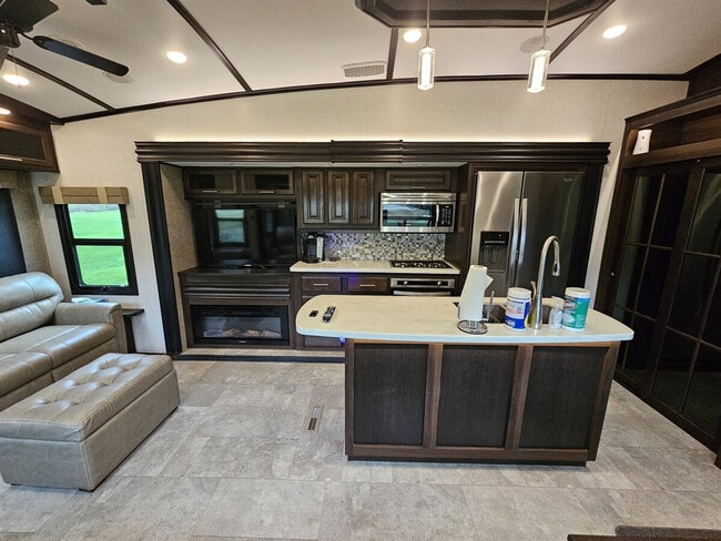 Building Photo - 165 Heath Dr Unit ID1308984P