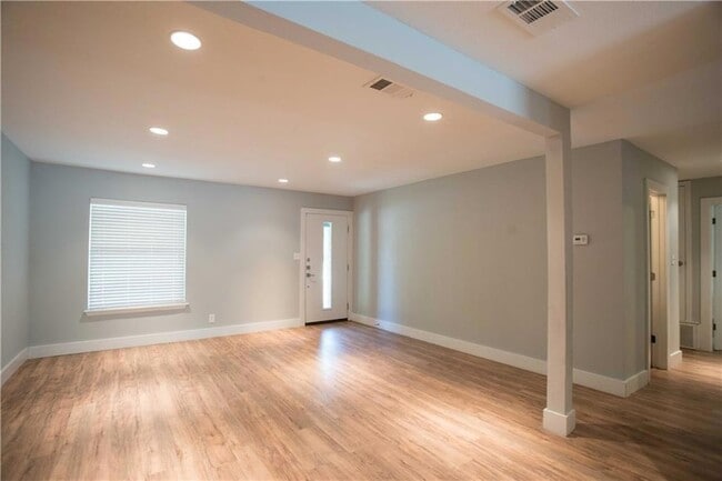 Photo - 809 Sussex Dr