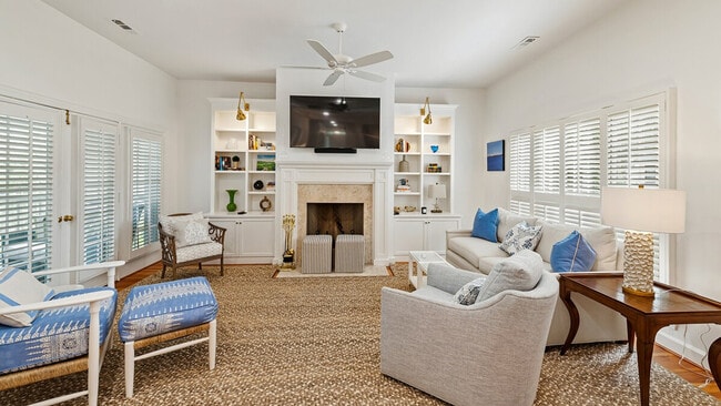 Building Photo - 20 Brandon Way Unit ID1253473P