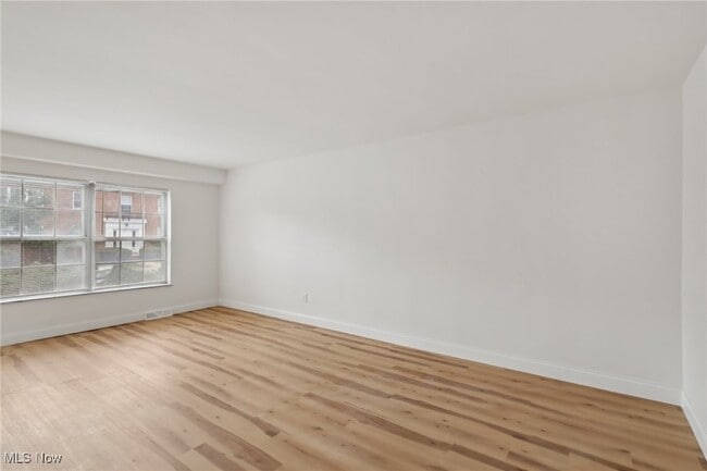 Photo - 3279 Warrensville Center Rd Unit 3 A