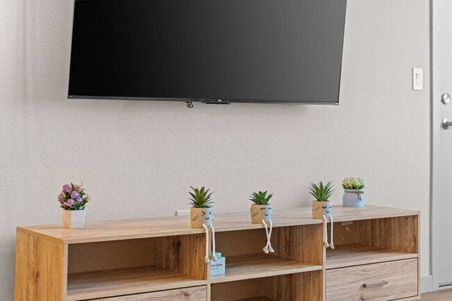 Photo - 711 W Broadway Rd Unit ID1366963P