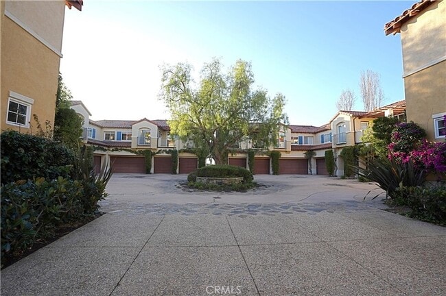 Photo - 16 Savona Ct