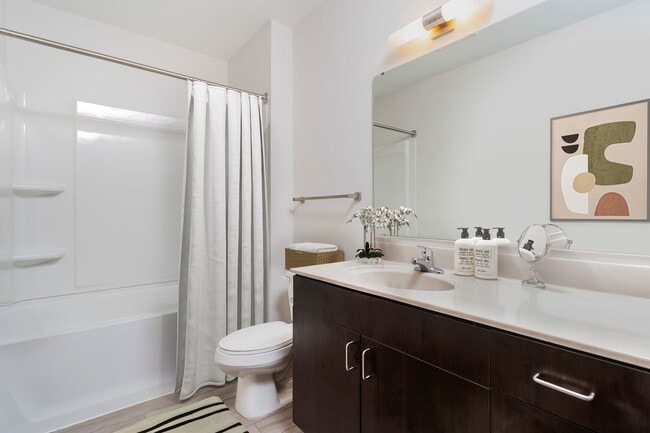 Bathroom - Tower on the Maumee