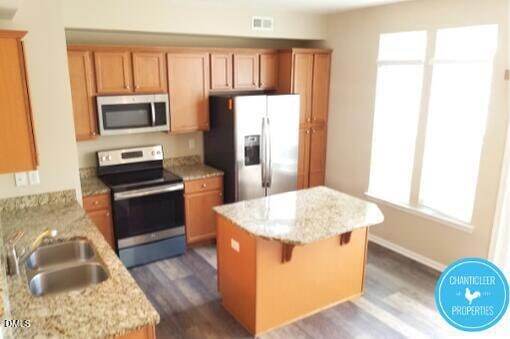 Photo - 505 Berry Chase Way