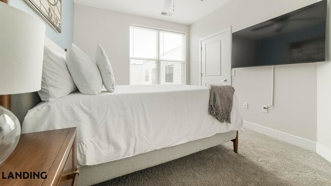 Photo - 1494 N High St Unit 529