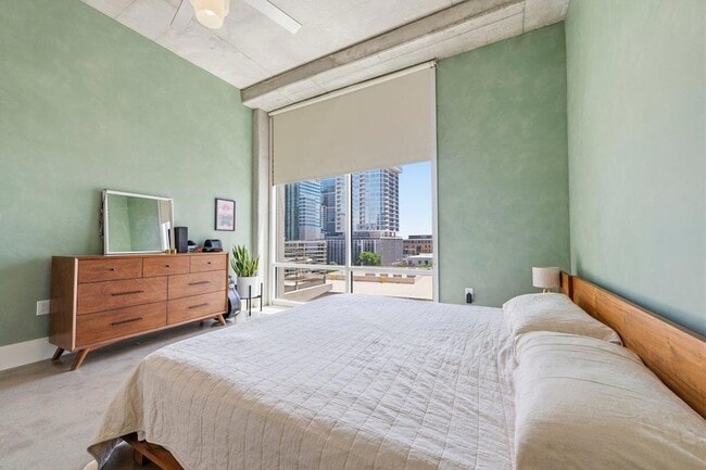 Photo - 800 W 5th St Unit 705