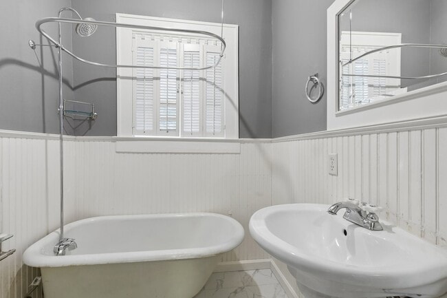 Photo - 6102 Worth St