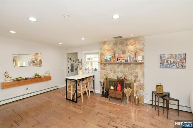 Photo - 40-05 Brookside Ave
