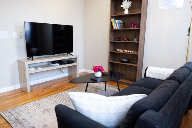 Photo - 125 La Salle St Unit ID1032003P