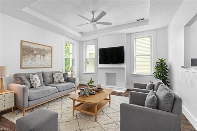 Photo - 410 W 29th St