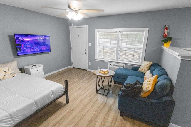 Building Photo - 7813 Detroit St Unit ID1257726P