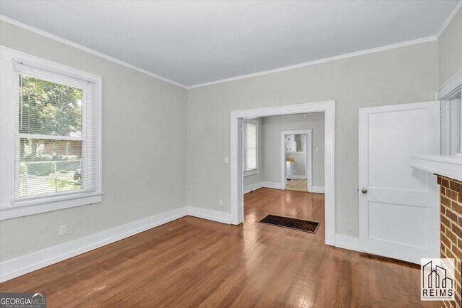 Photo - 1926 Howard Ave Unit A