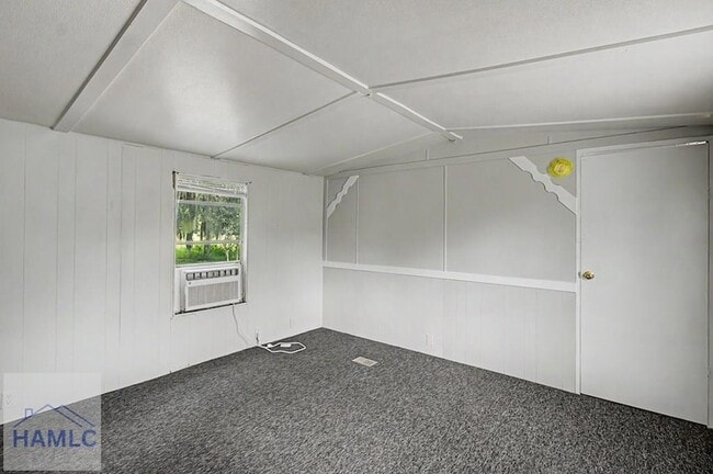 Photo - 1090 Old Sunbury Rd