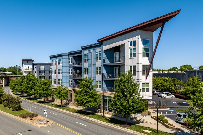 【MD】C+C Music Factory Cadence Music Factory Charlotte, NC | CorporateHousing