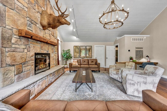 Building Photo - 23120 Bates Rd Unit ID1290641P