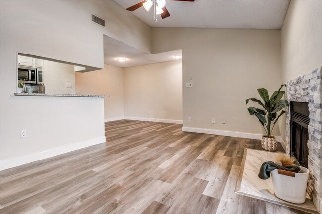 Photo - 1310 Harwell Dr Unit 4721