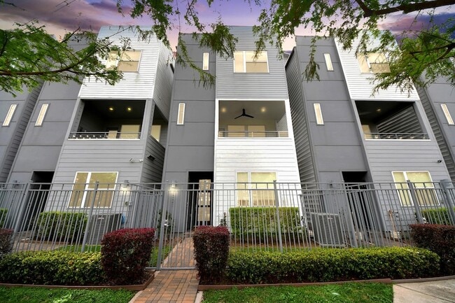 Building Photo - 1721 Eado Point Ln