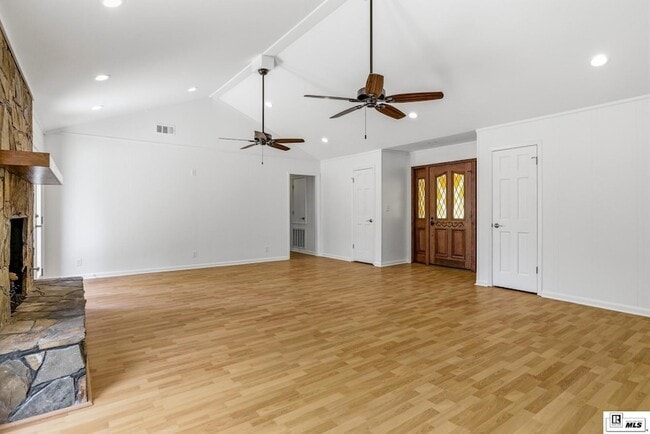 Photo - 203 Dupont Dr