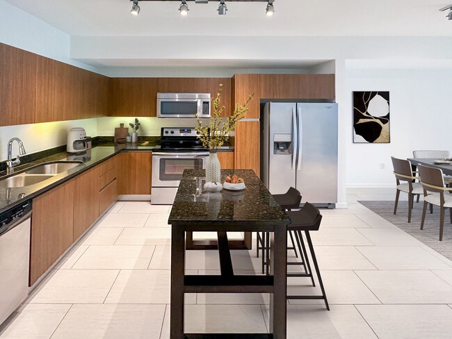 Photo - Manor in Plantation