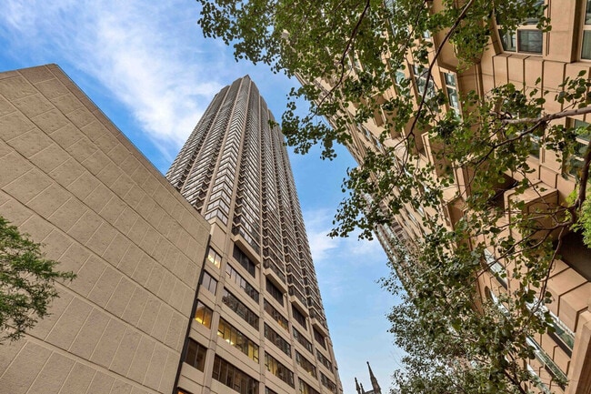 Photo - 49 E Superior St Unit ID1255558P