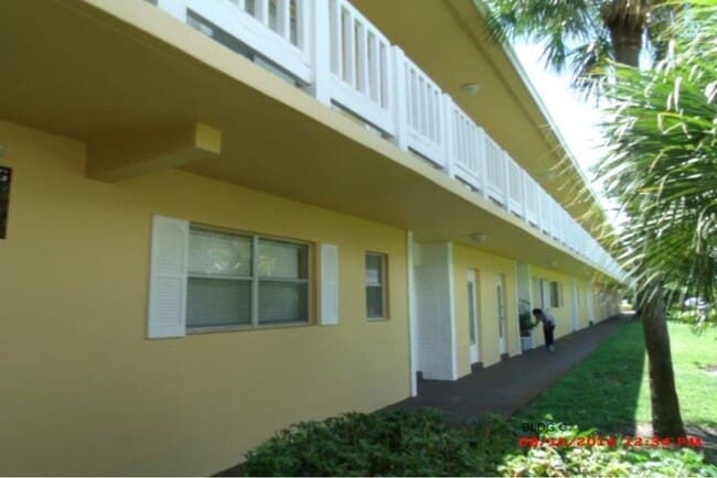 Building Photo - 540 SE 2nd Ave Unit J4