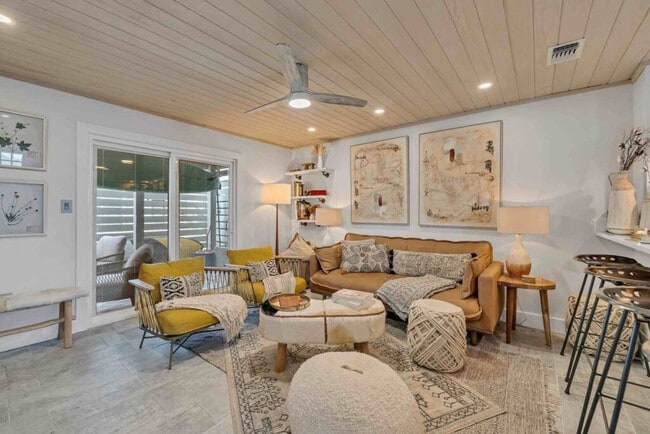 Photo - 317 Bream Ave Unit SI ID1502015P