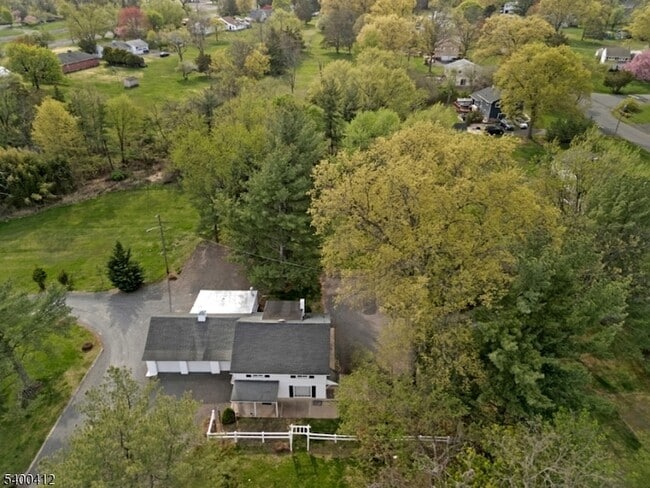 Photo - 423 Country Club Rd