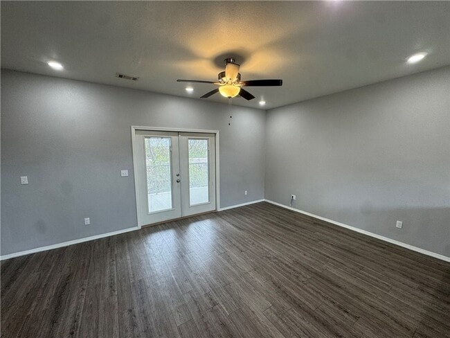 Photo - 1666 S Razorback Rd