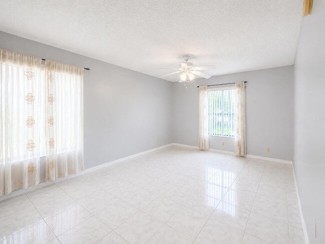 Photo - 1995 SW Silver Pine Way Unit 119-D1